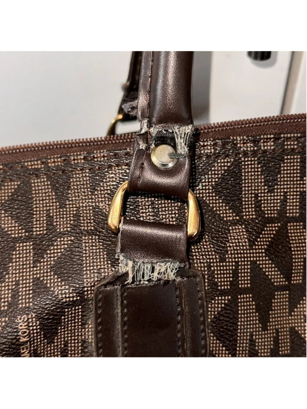 Michael Kors brown Monogram duffel bag - Picture 5 of 12
